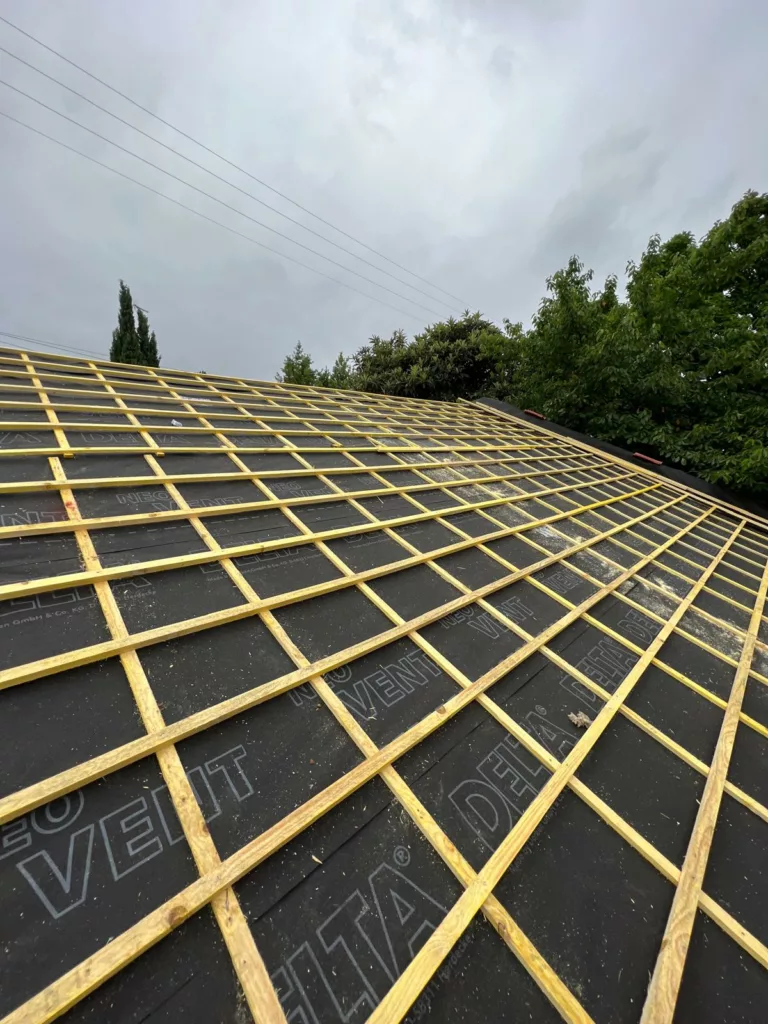 Toiture avec écran sous toiture et liteaux