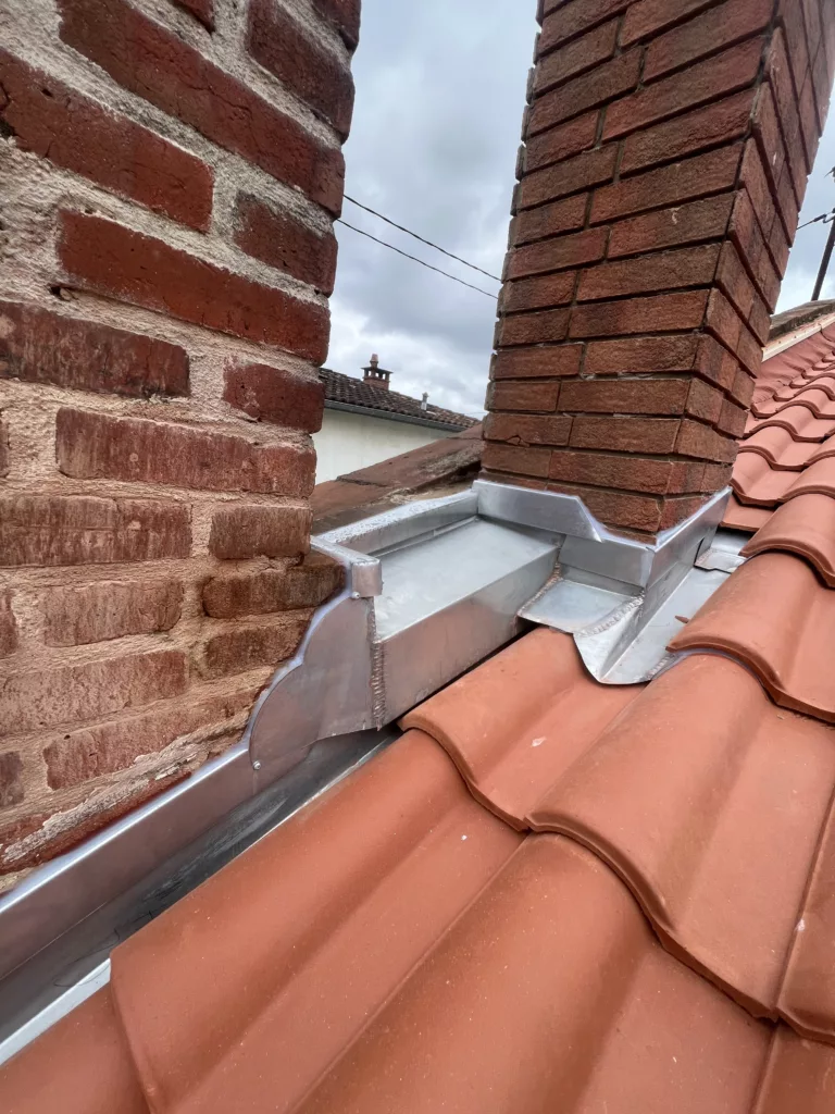 Abergement de cheminée en zinc sur mesure APRÈS